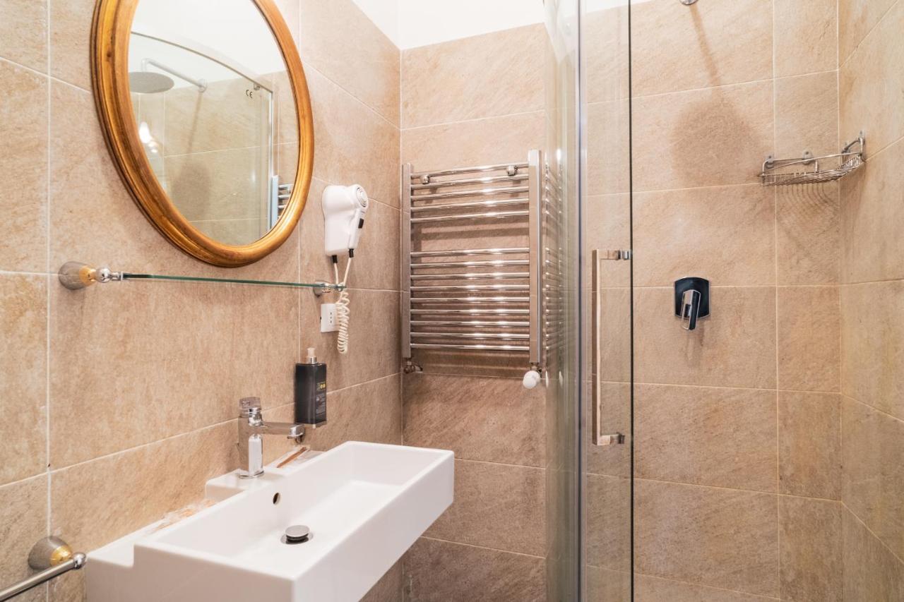 Executive Triple Room